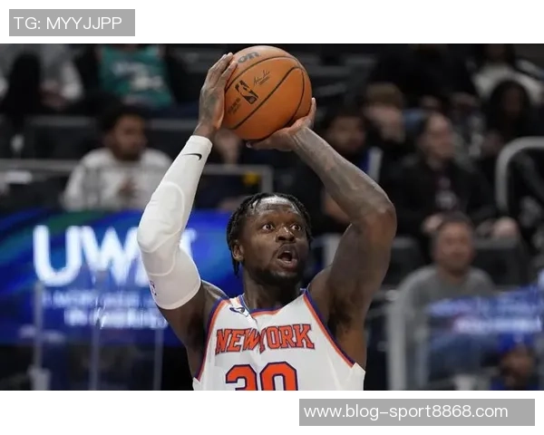 兰德尔表现出色11投7中斩获21分8助攻三分球命中率高达50